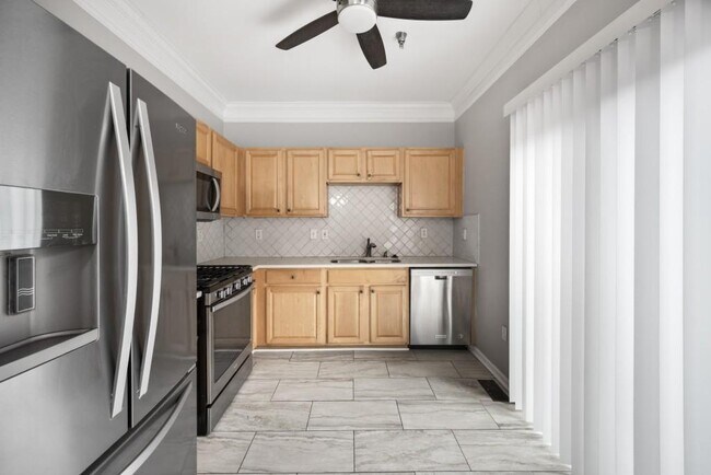 Building Photo - 1010 Society Way