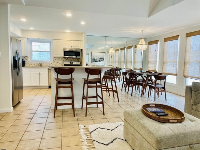 Building Photo - 5206 Ocean Dr S