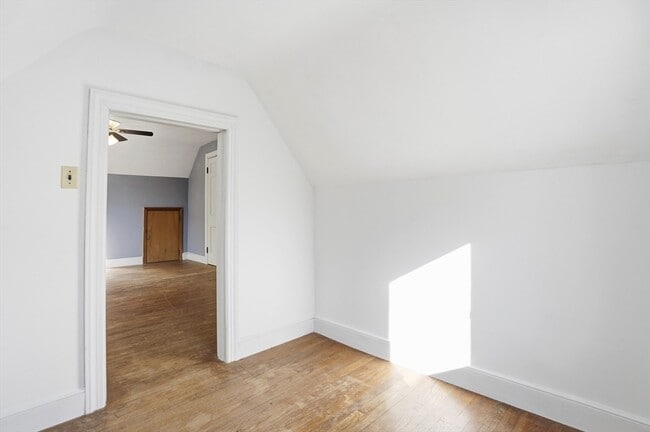 Building Photo - 12 Cardinal Rd