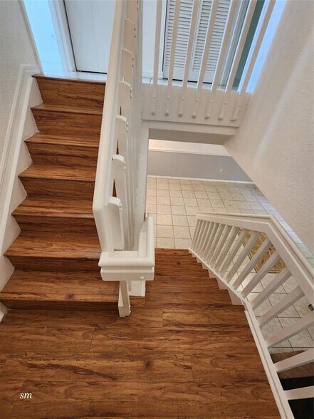 Building Photo - 119 Hidden Court Rd