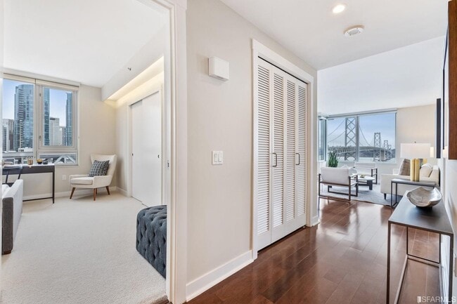 Building Photo - 501 Beale St