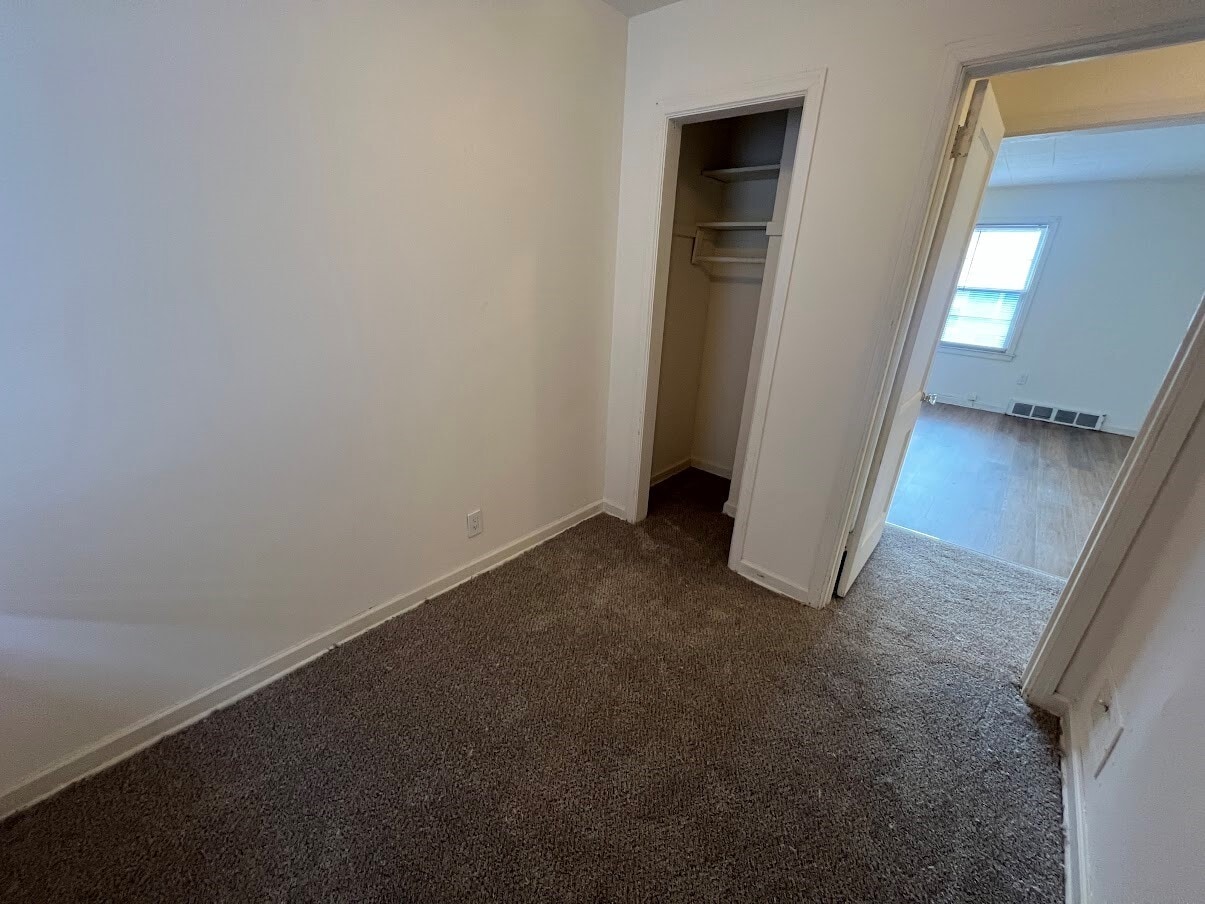 Building Photo - 152 Rodney Ct