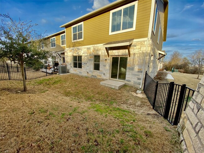 Building Photo - 516 E Slaughter Ln