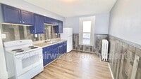Building Photo - 208 Thompson St