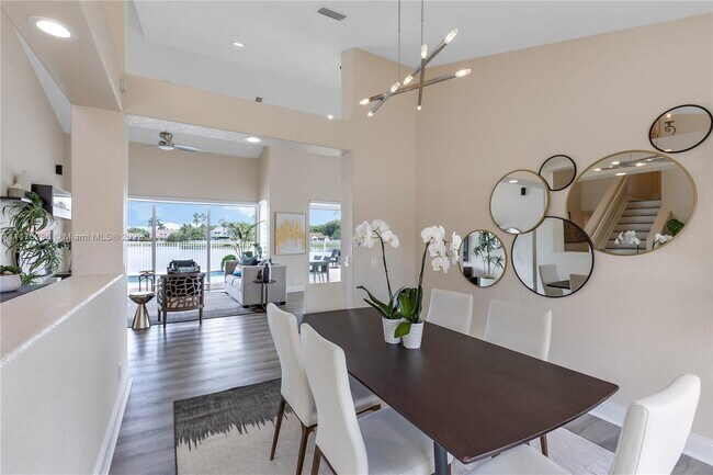 Building Photo - 1127 Laguna Springs Dr