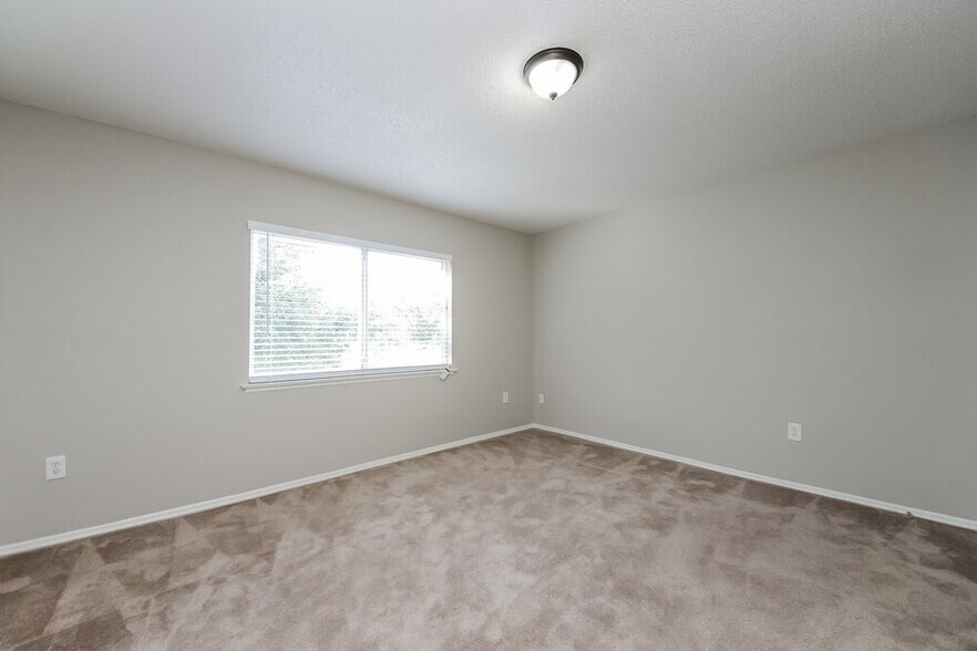 Building Photo - 1810 Meadow Pond Way
