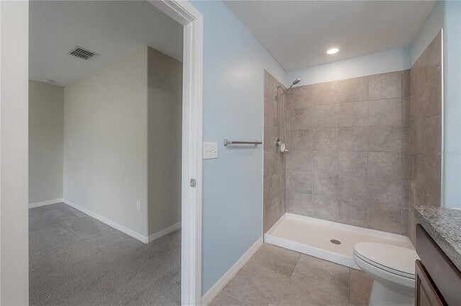 Building Photo - 10687 Lake Montauk Dr