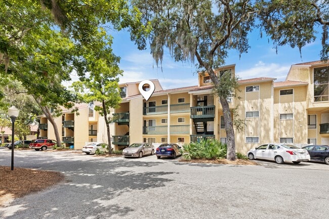 Building Photo - 300 Yacht Club Dr