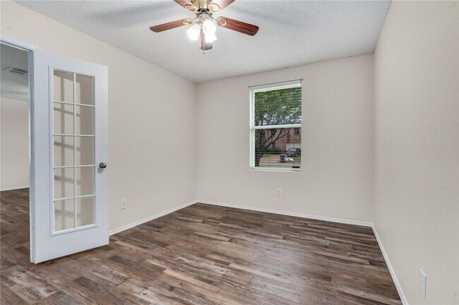 Building Photo - 208 Blazing Star Trail