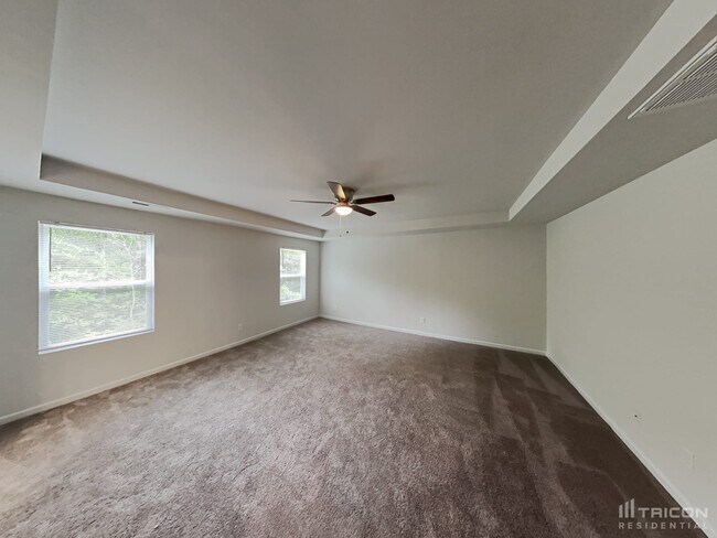 Building Photo - 3765 Streamside Dr
