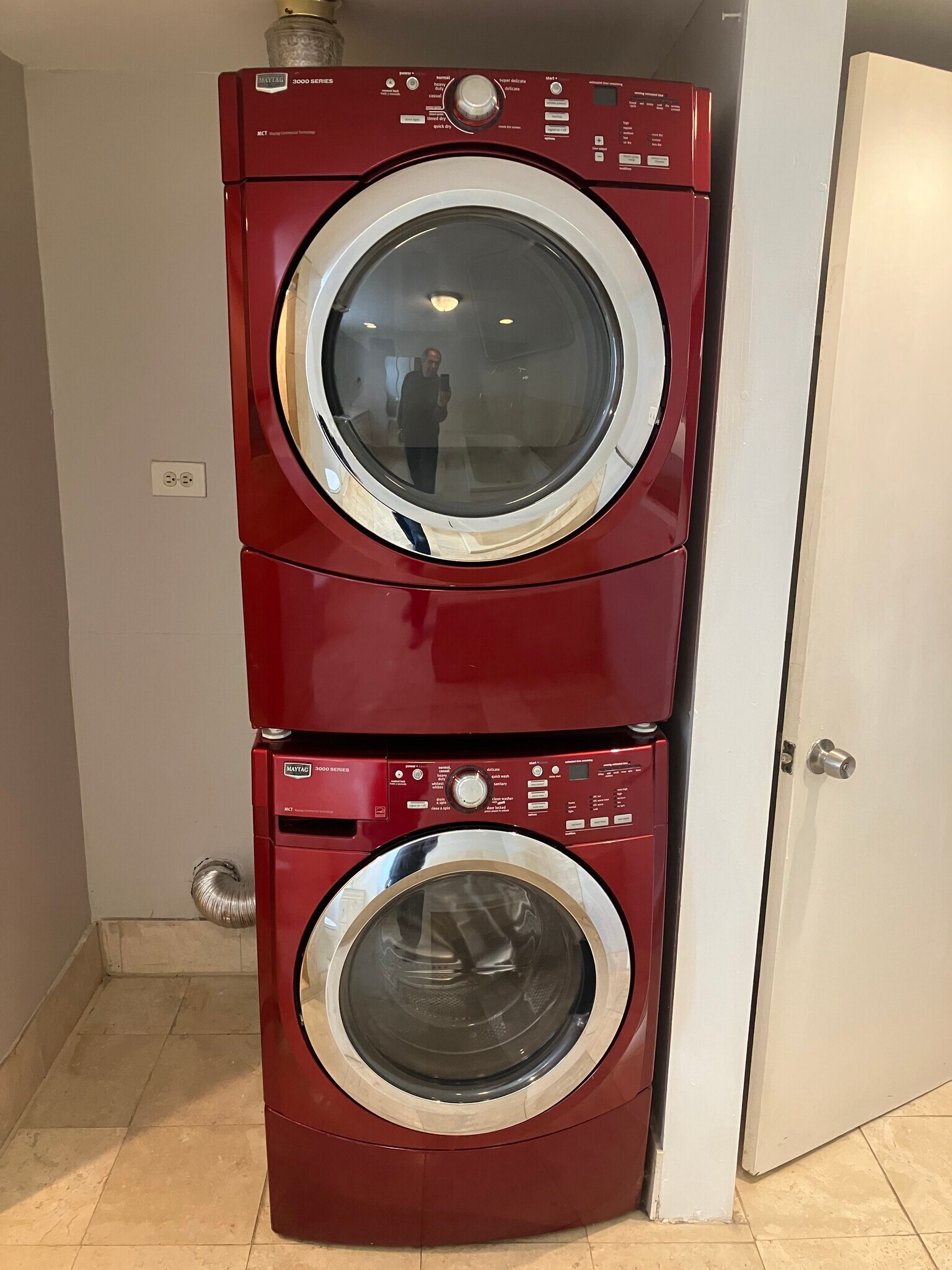 In Unit Washer/Dryer - 1733 W Superior St