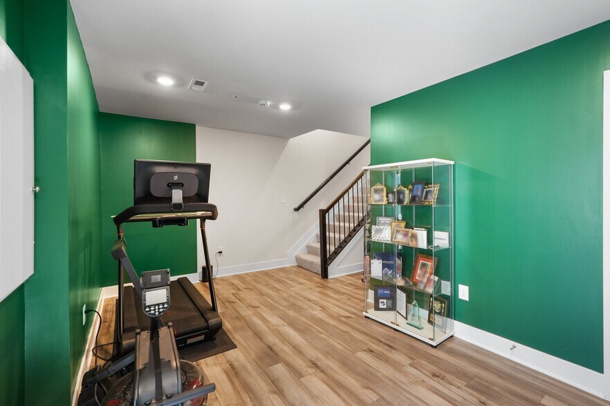 Building Photo - 2802 Bridgewater Dr