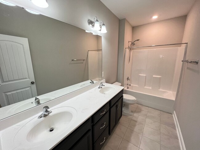 Building Photo - Spacious 3 bedroom townhome in Brier Creek