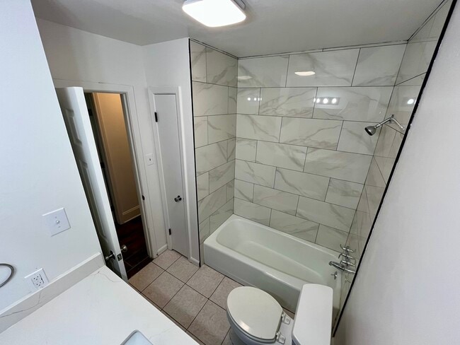 Building Photo - 113 Tinsley Dr