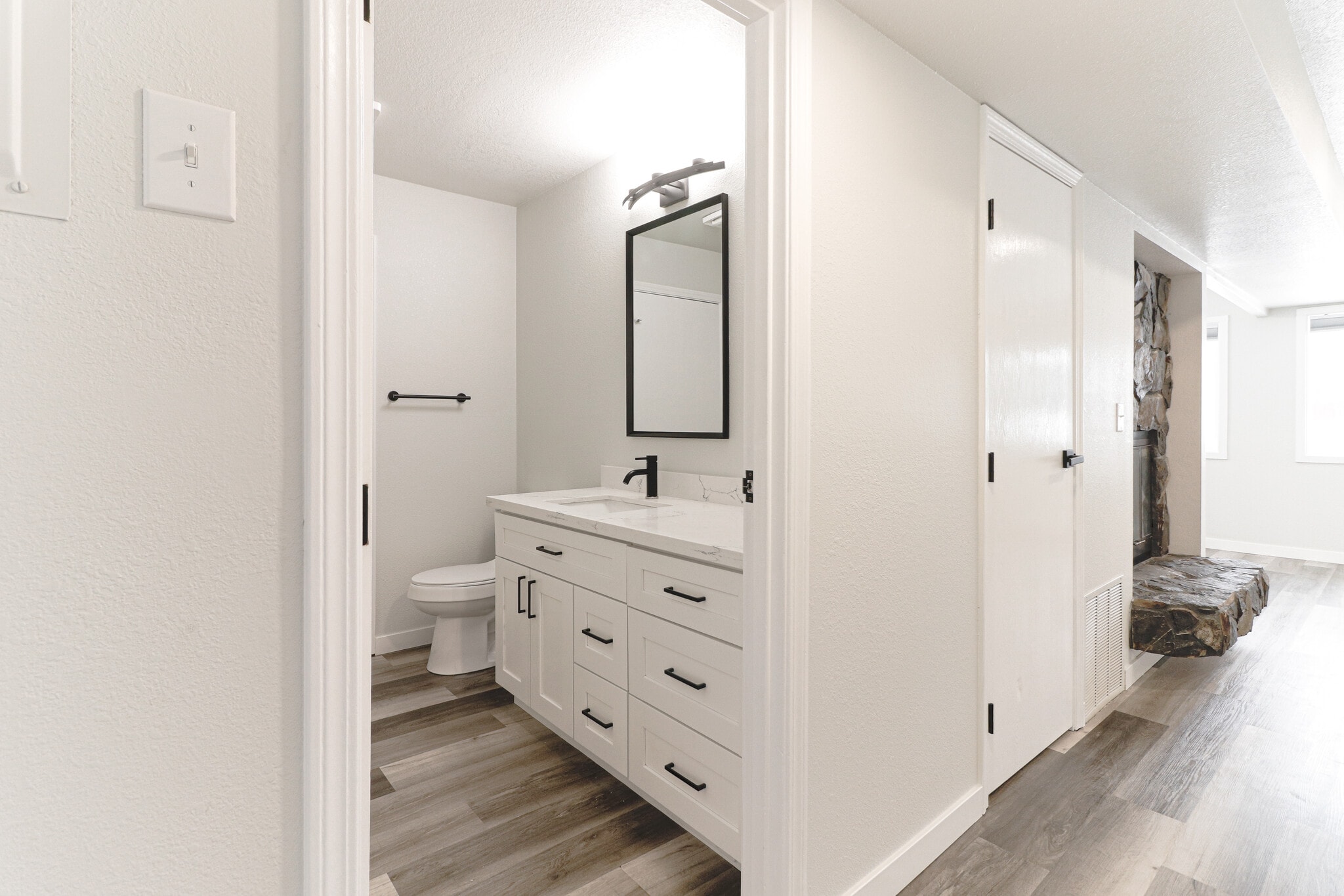 Building Photo - 8202 Mentra St