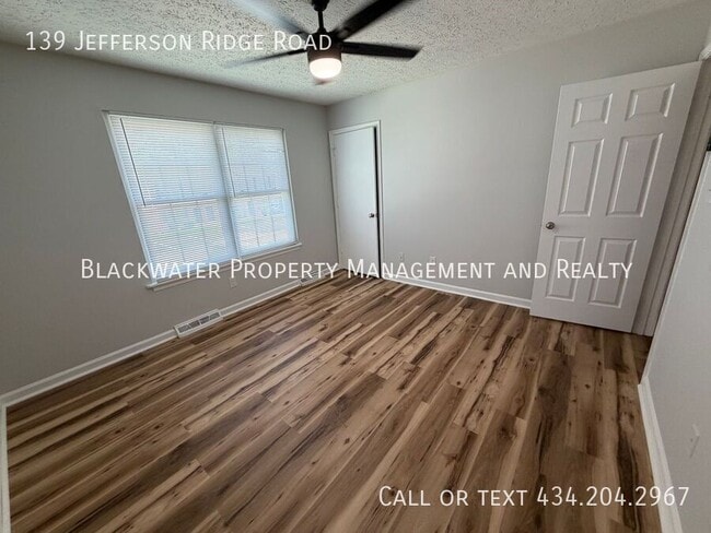 Building Photo - 139 Jefferson Ridge Rd