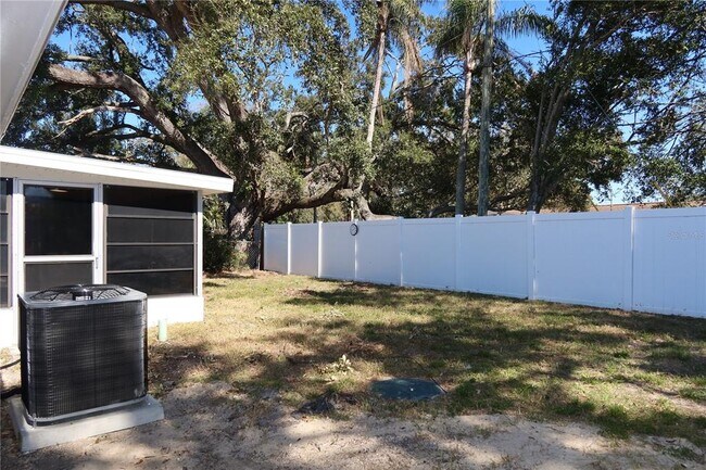 Building Photo - 1808 Harpoon Dr