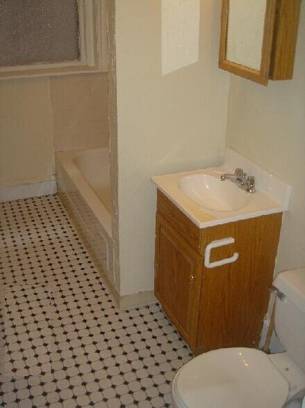 Building Photo - 22 Symphony Rd