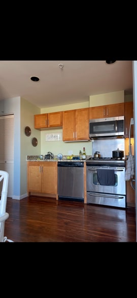 Building Photo - 81 Frank Norris St