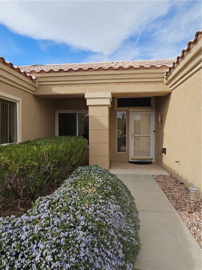 Building Photo - 2833 Vista Butte Dr