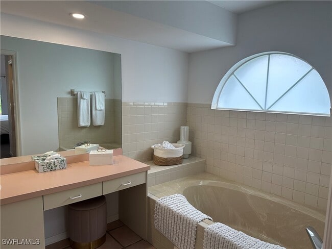 Building Photo - 740 Lambton Ln