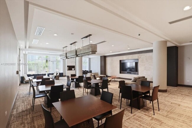 Building Photo - 801 Brickell Key Blvd