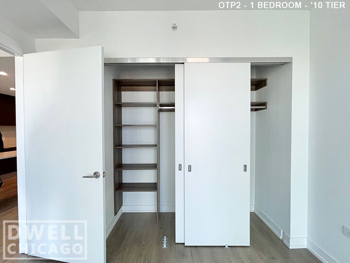 Building Photo - 1147 N Wells St