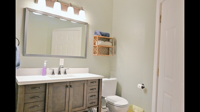 Building Photo - 511 Blades Ave