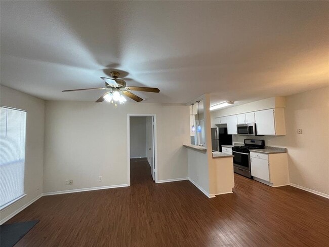 Building Photo - 407 Parkhill Cove