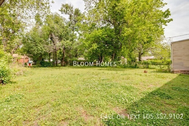 Building Photo - 1225 Carverdale Dr