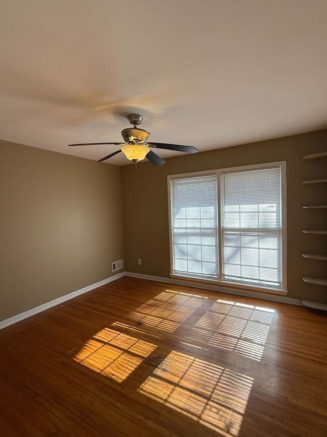 Building Photo - Spacious 3-Bedroom, 2-Bath Home in the Heart of Birmingham!