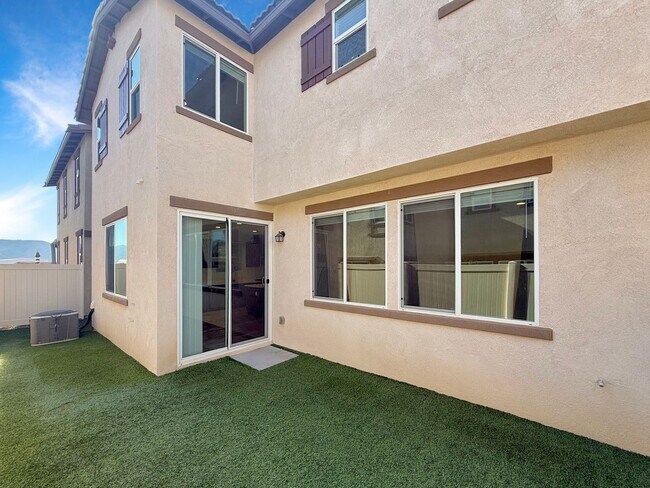 Building Photo - Stunning 3B/2.5BA Home in Murrieta for Rent!