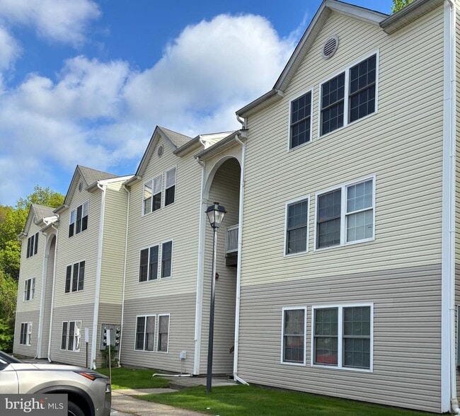 Building Photo - 216 Highland Blvd