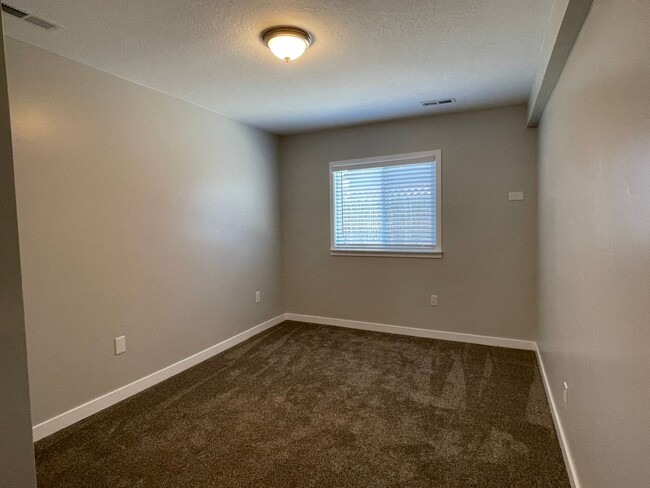 Building Photo - 359 N 400 E