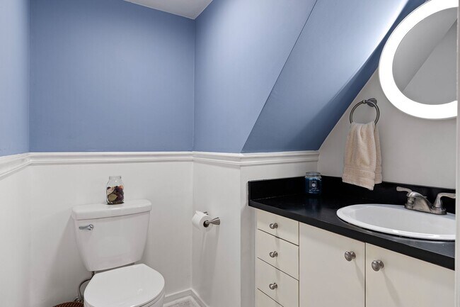 Building Photo - Beautiful townhome with Brandywine River views