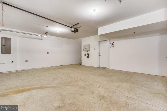 Building Photo - 3234 Royal Fern Pl