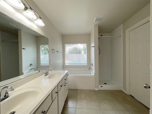 Building Photo - 9030 Canton Park Ln