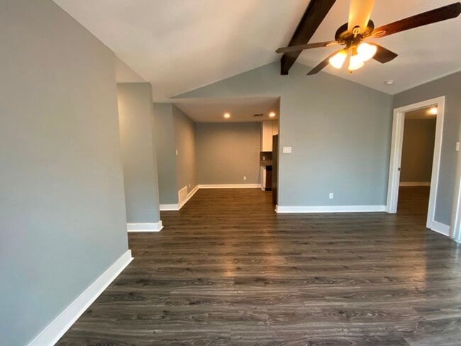 Building Photo - 3411 Lynridge Dr