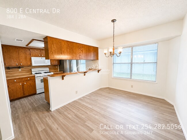 Building Photo - 800 Central Dr