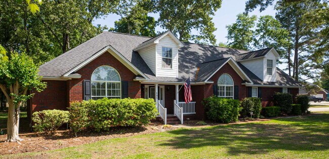 Building Photo - Available mid June!