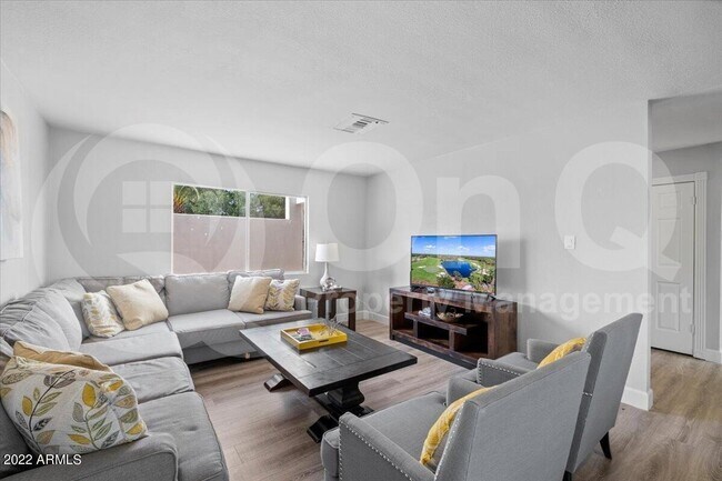 Building Photo - 6149 E Delcoa Ave