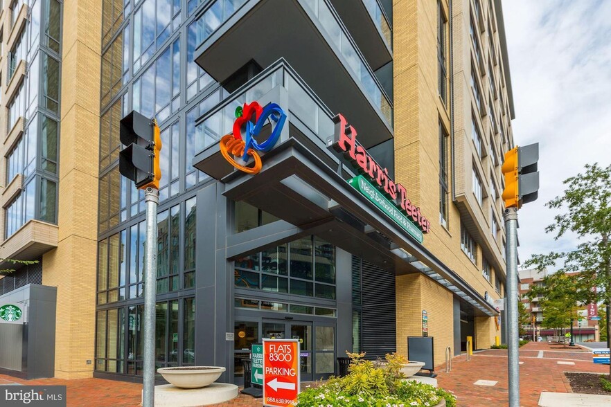 Building Photo - 4535 Avondale St