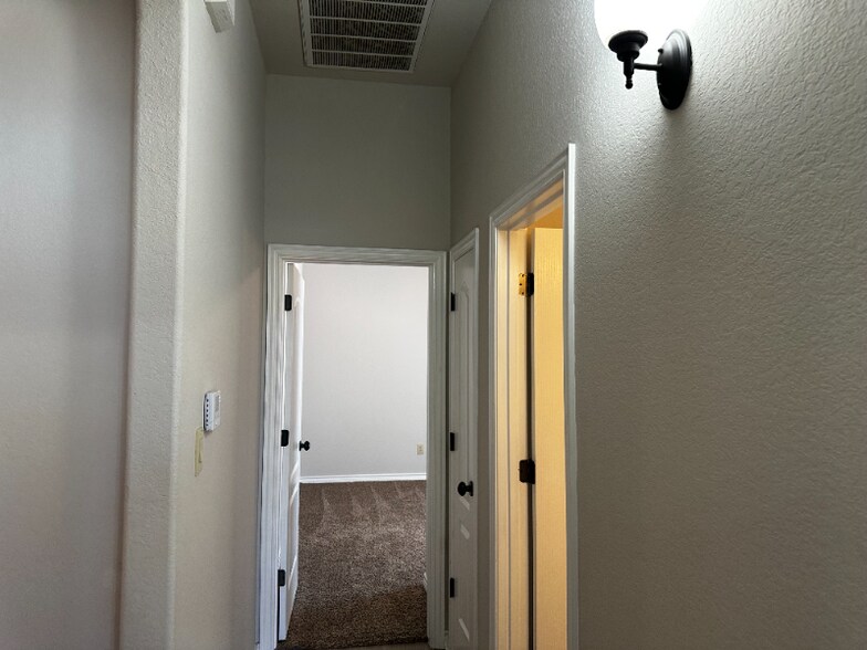 Building Photo - 3120 Lippizan St