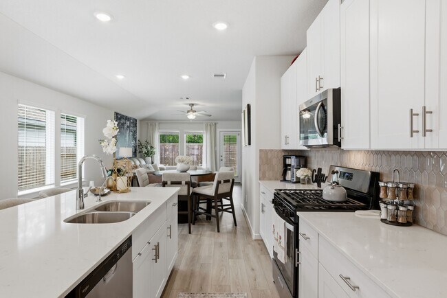 Building Photo - 16687 Sterling Clf St
