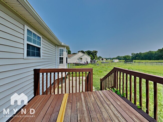 Building Photo - 173 Rose Ct