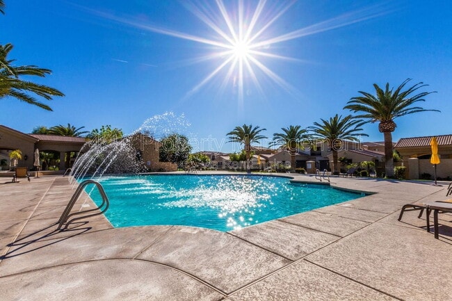 Building Photo - 1367 S Country Club Dr