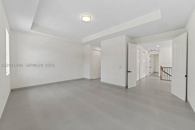 Building Photo - 3040 SW 44th St