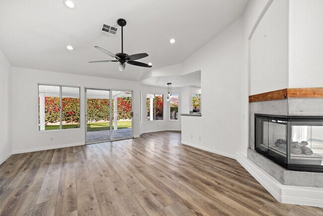 Building Photo - 44260 Villeta Dr