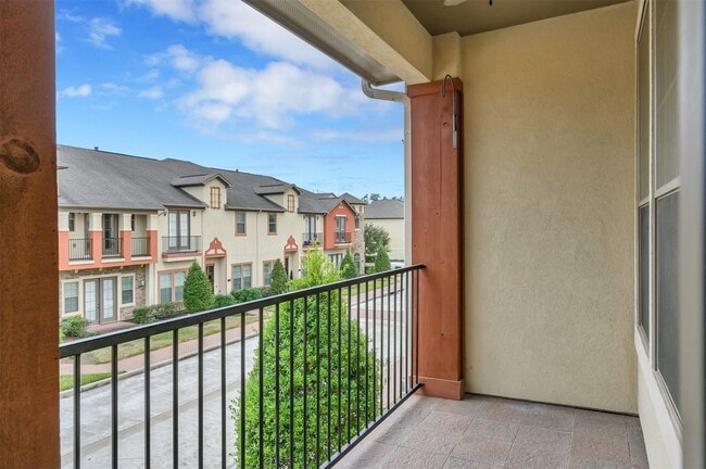 Building Photo - 14557 San Pietro Dr