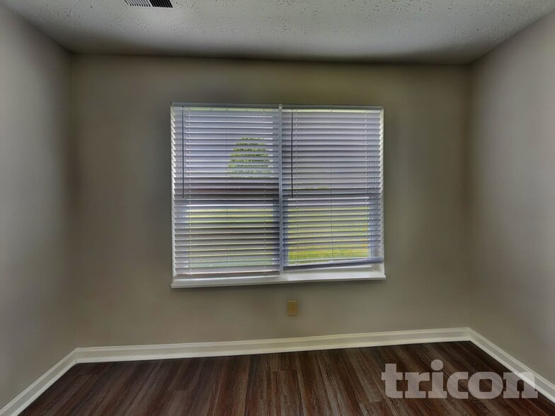 Building Photo - 5328 Waterton Lakes Dr